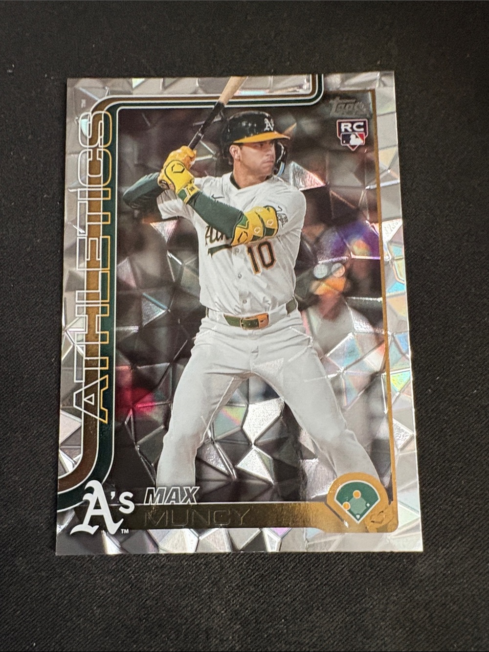 Topps Max Muncy Oakland Athletics Card - White/Green/Yellow